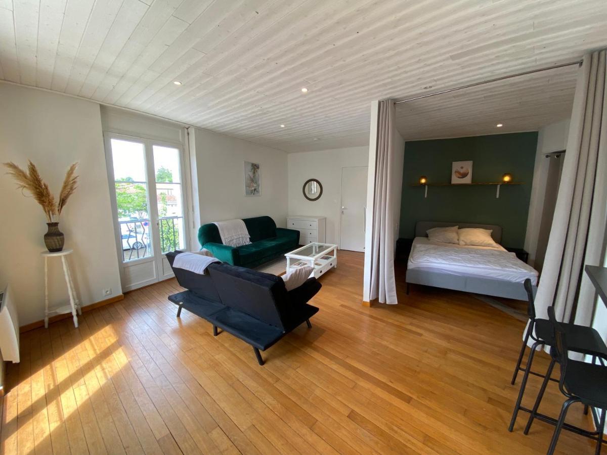 Le Logis Des Halles Cerizay Esterno foto